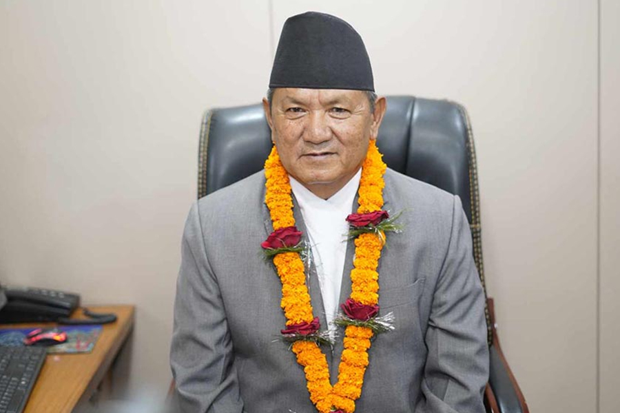 सञ्चारमन्त्री पृथ्वी सुब्बा गुरुङद्वारा पदभार ग्रहण